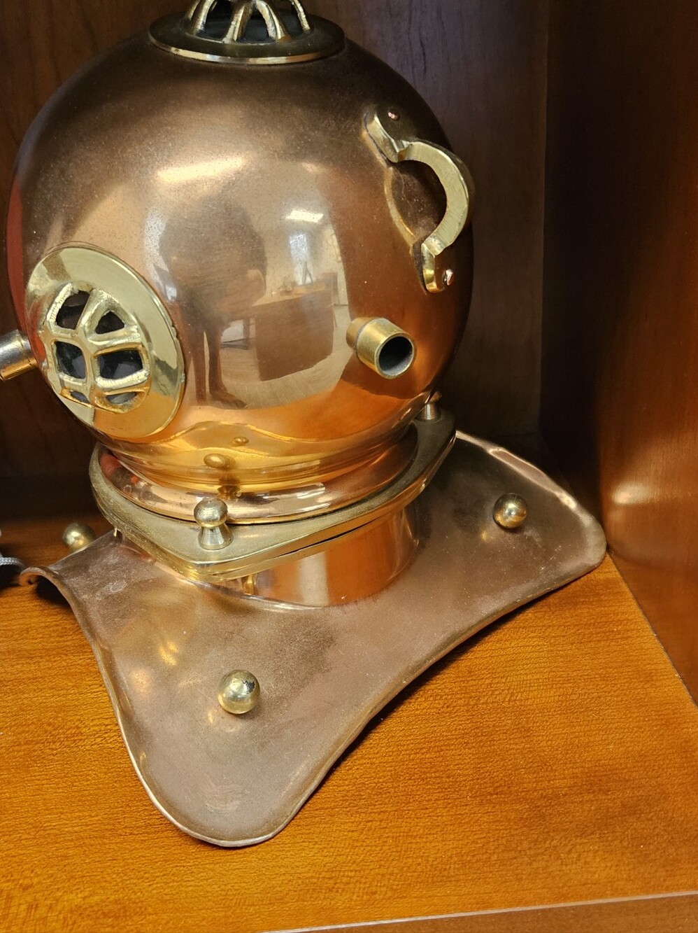 Decorative Vintage Diving Helmet - Brass Finish - Picture 4 of 5